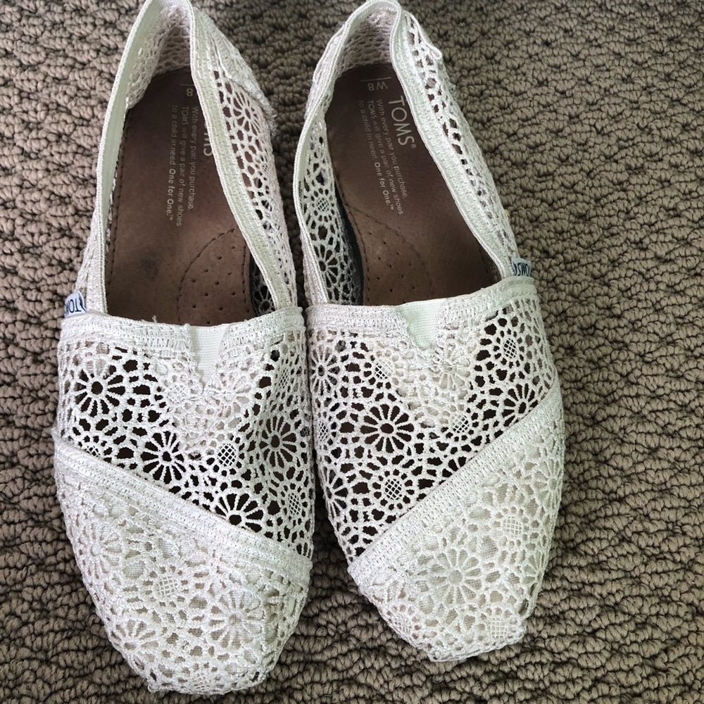 Lace TOMS